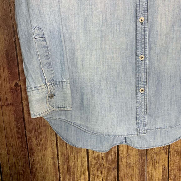 3/$25 Old Navy Oversized Chambray Button Up - Picture 2 of 7